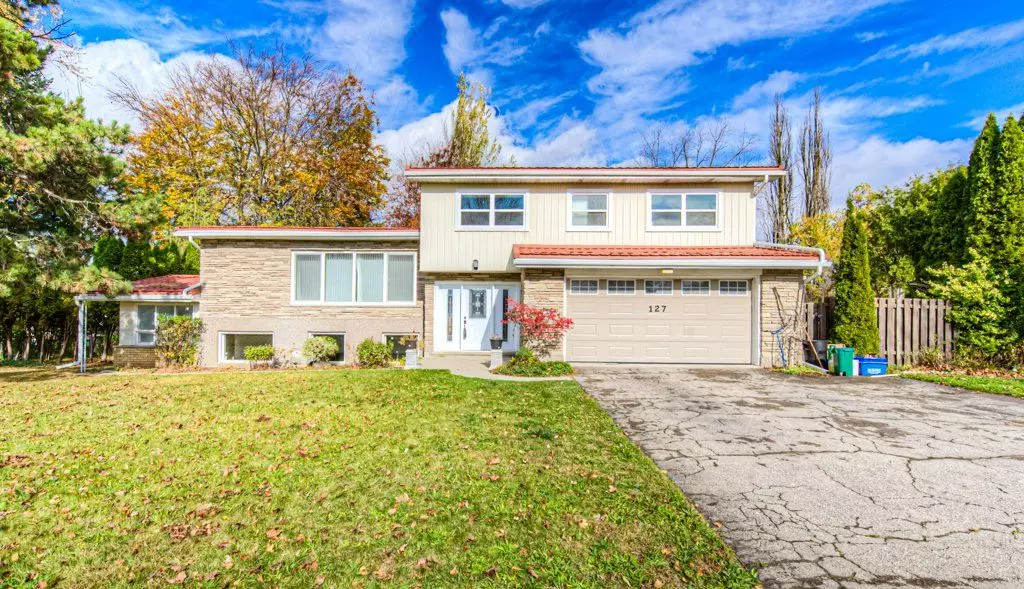 Waterloo, ON N2J 2S5,127 Elgin CRES