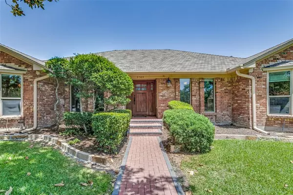 Dallas, TX 75243,9509 Loma Vista Drive