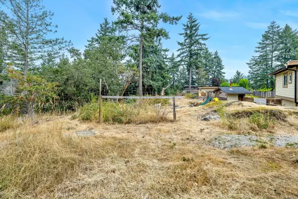 Langford, BC V9B 3N1,2586 Rainville Rd