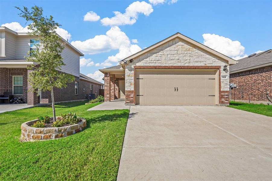 915 Hay Loft Lane, Royse City, TX 75189