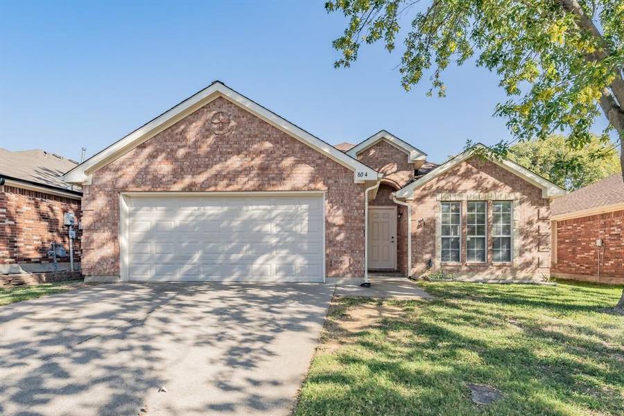 804 Fox Run Trail, Saginaw, TX 76179