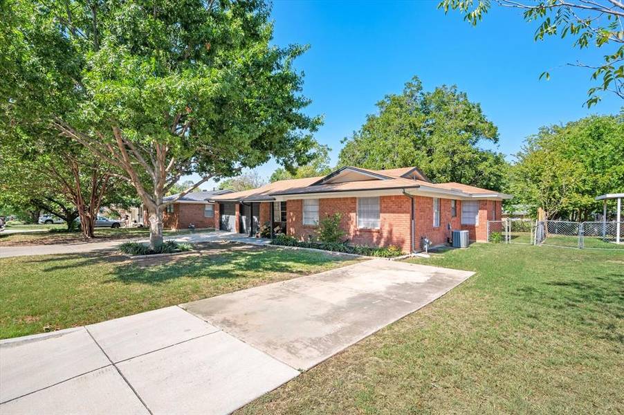 4621 Roxie Street, Haltom City, TX 76117