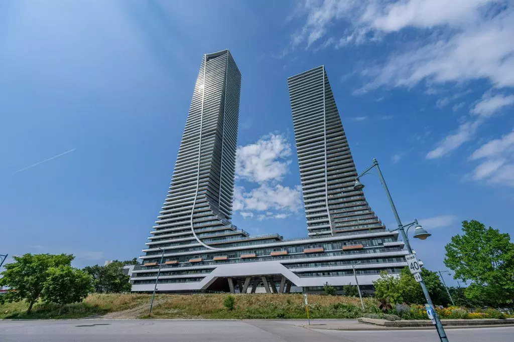 Toronto W06, ON M8V 0J1,30 Shore Breeze DR #1818