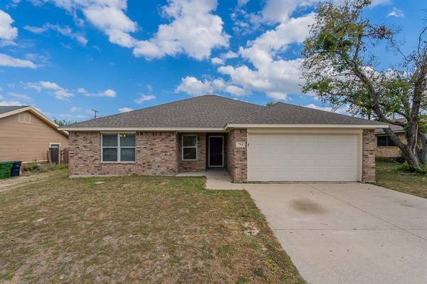 704 Hallvale Drive, White Settlement, TX 76108