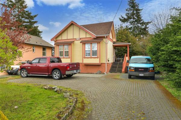 1729 Foul Bay Rd, Oak Bay, BC V8R 5A5