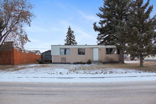 5402 46 AVE West, Forestburg, AB T0B 1N0