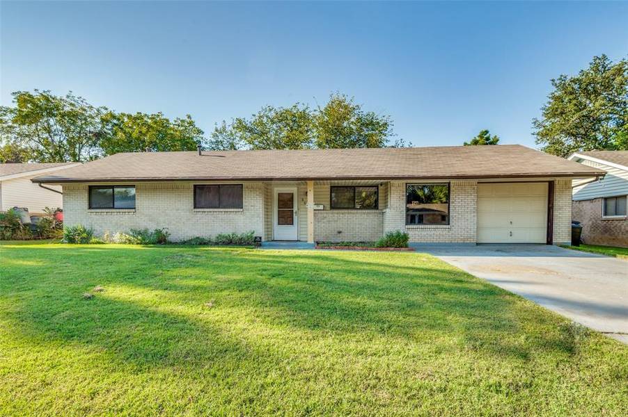 607 Pauline Street, Euless, TX 76040