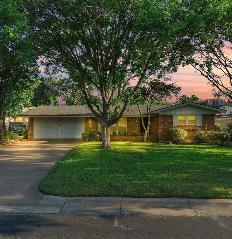 Fort Worth, TX 76133,2708 Covert Avenue