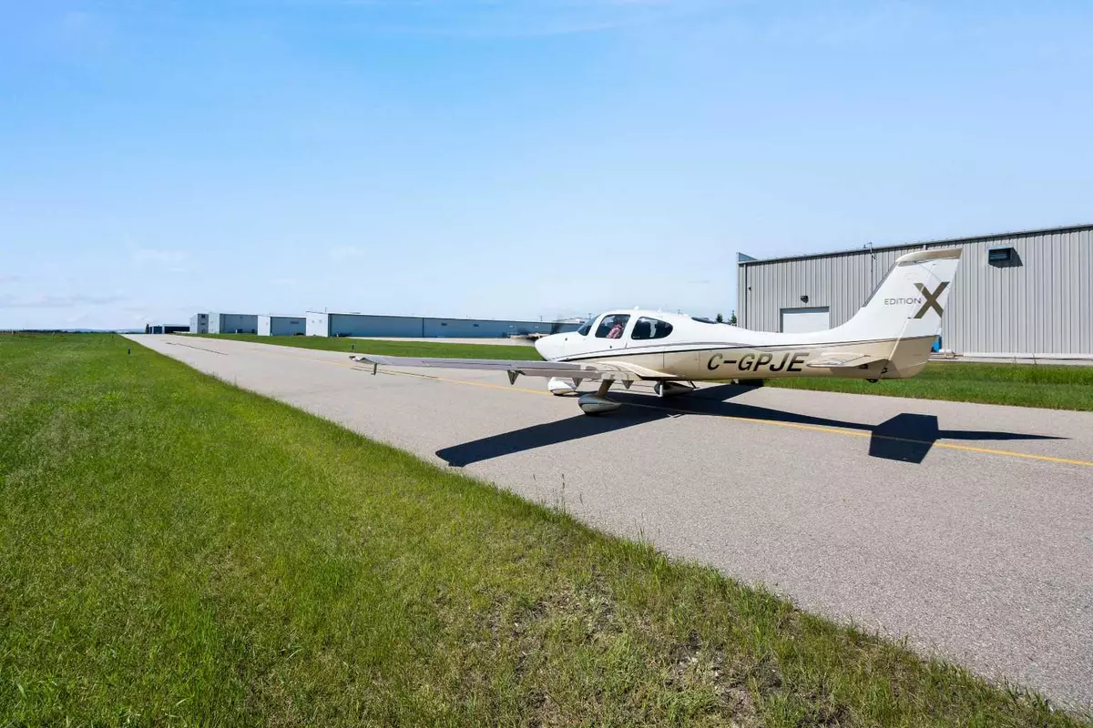 Rural Rocky View County, AB T3Z 3S8,558 Hurricane DR