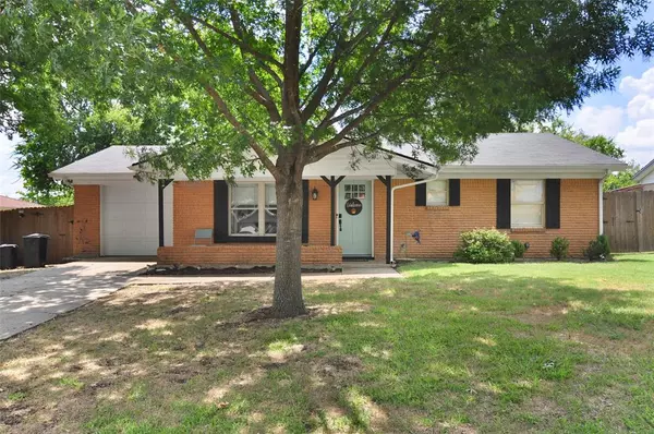 Benbrook, TX 76126,213 Mildred Lane