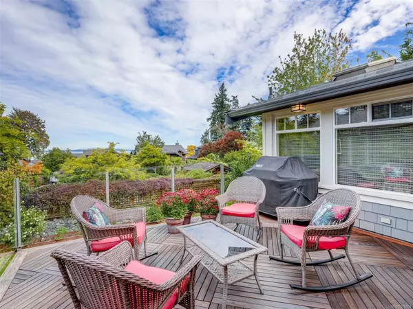 Saanich, BC V8X 5M6,1204 Ocean Park Lane