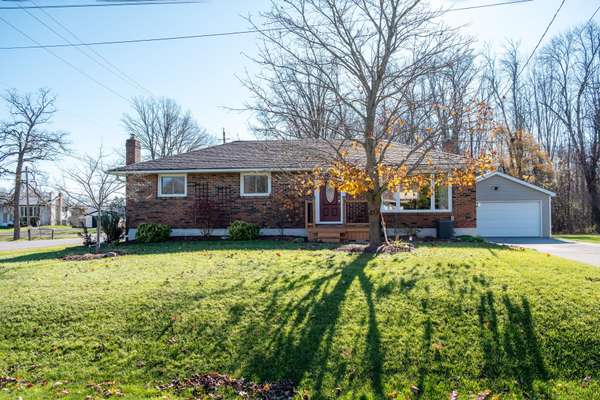 35 Anne ST,  Quinte West,  ON K8V 0M3