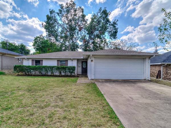 1708 Moonbeam Lane, Carrollton, TX 75006