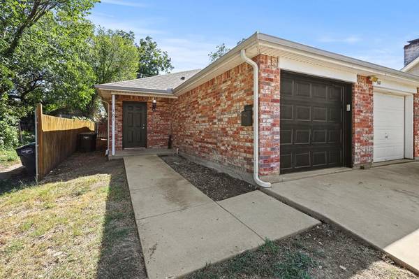 Fort Worth, TX 76110,3107 8th Avenue #101