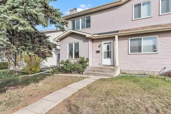 231 Sandstone RD Northwest, Calgary, AB T3K 2Y1