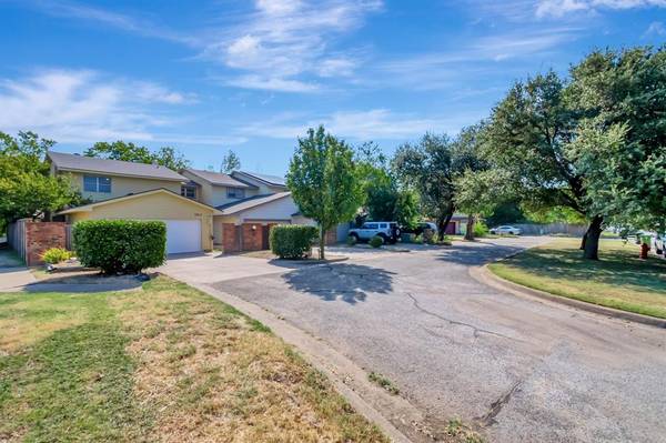 Bedford, TX 76021,2814 Spring Valley Drive