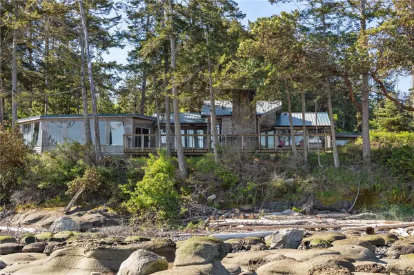 Hornby Island, BC V0R 1Z0,6055 MacLean Rd