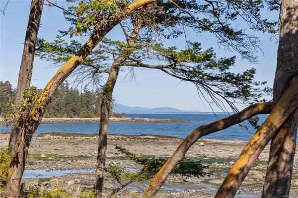 Hornby Island, BC V0R 1Z0,6055 MacLean Rd