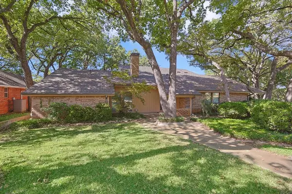 Arlington, TX 76011,426 Rolling Hills Trail