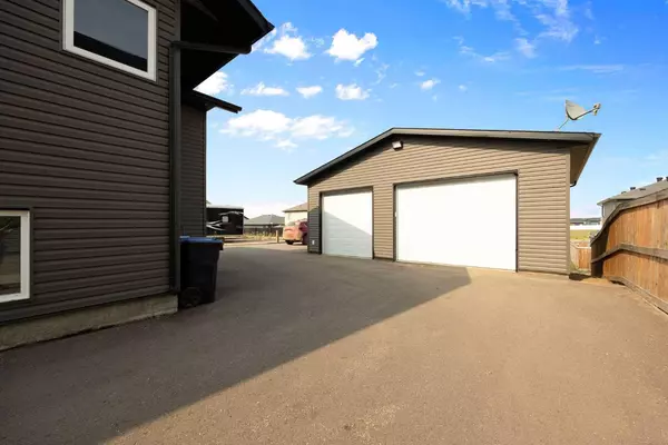 188 Beacon Hill DR, Fort Mcmurray, AB T9H 2P2