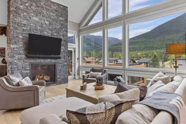 Canmore, AB T1W 0J5,105 Stewart Creek Rise SW #201