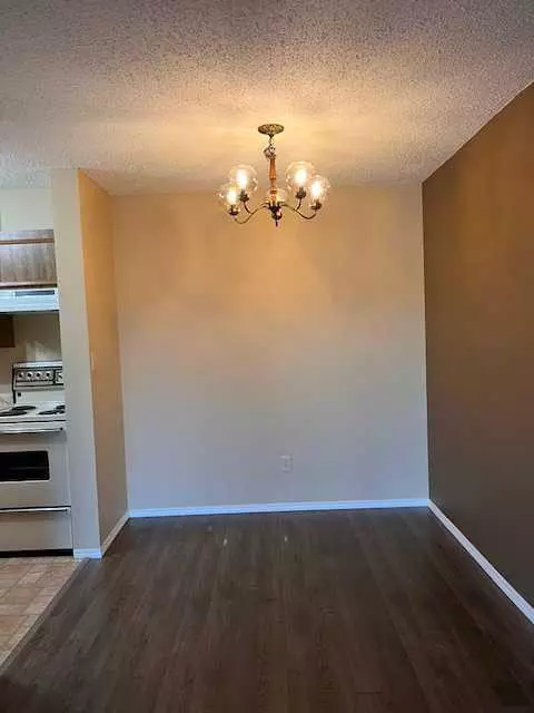 Red Deer, AB T4R 1V4,49 Bennett ST #206