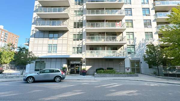 816 Lansdowne AVE #106, Toronto W02, ON M6H 4K6