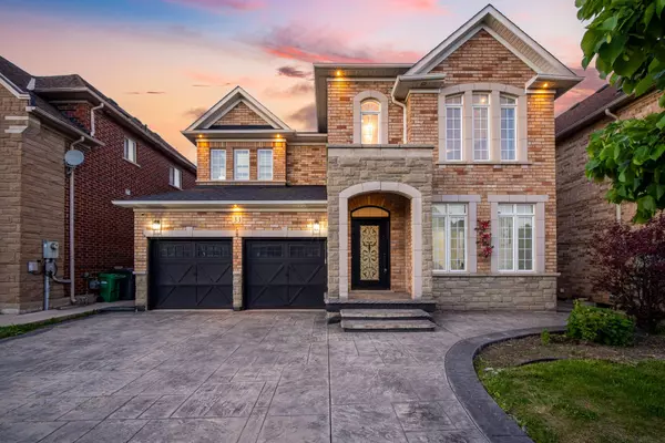 33 Rubysilver DR, Brampton, ON L6P 1R1