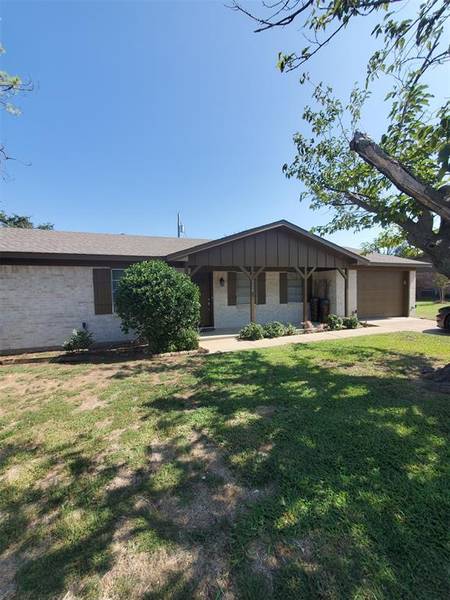 128 Oak Creek Street, Jacksboro, TX 76458