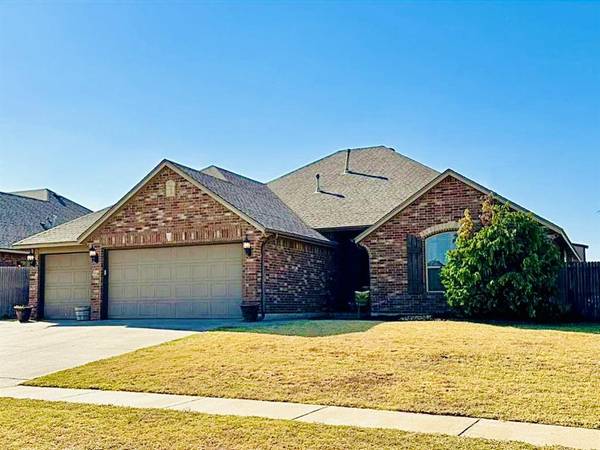 805 Evening Drive, Yukon, OK 73099