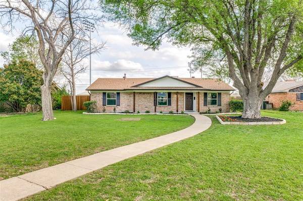 121 Vanderbilt Lane,  Waxahachie,  TX 75165