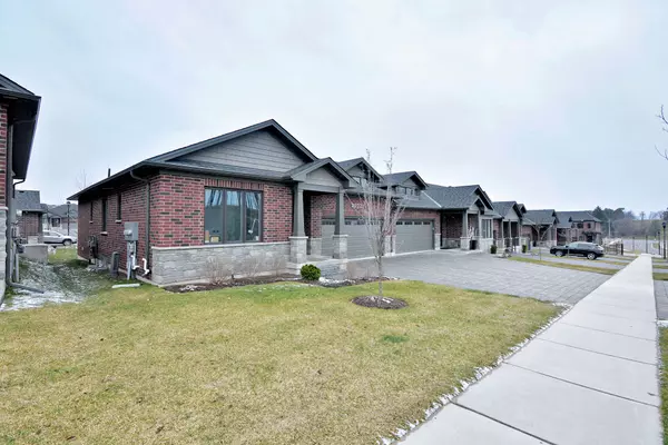 London, ON N6K 4M9,2022 UPPERPOINT BLVD #10