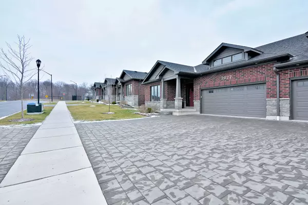 London, ON N6K 4M9,2022 UPPERPOINT BLVD #10