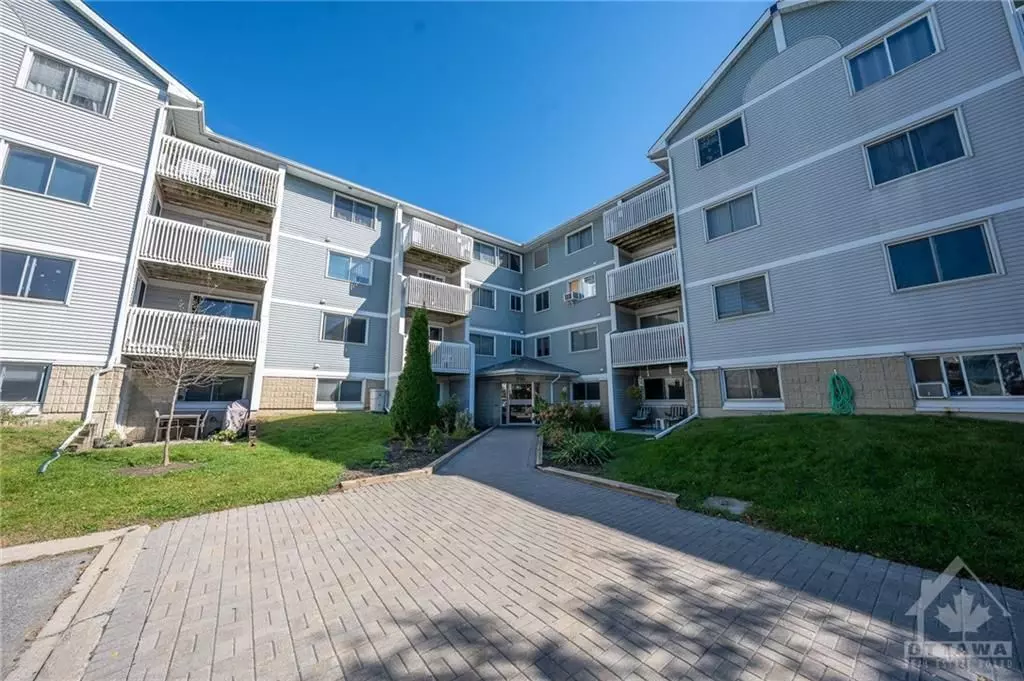 Cityview - Parkwoods Hills - Rideau Shore, ON K2E 7X4,216 VIEWMOUNT DR #410