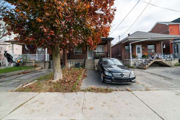 191 Chambers AVE,  Toronto W03,  ON M6N 3M5