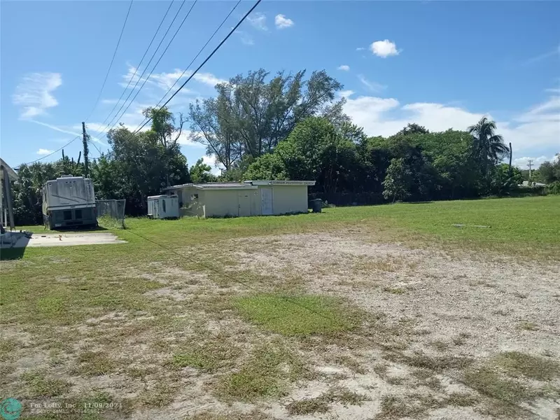 2014 NW 28th St, Oakland Park, FL 33311