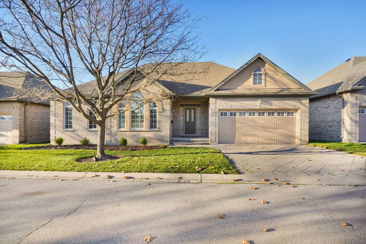 London, ON N6G 5K6,475 Mcgarrell DR #31