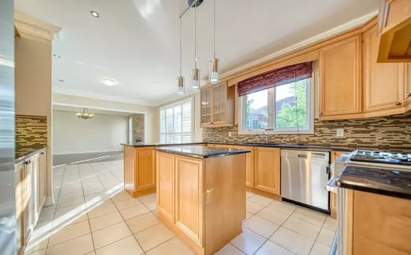 Oakville, ON L6M 4T5,2239 Devonshire CRES