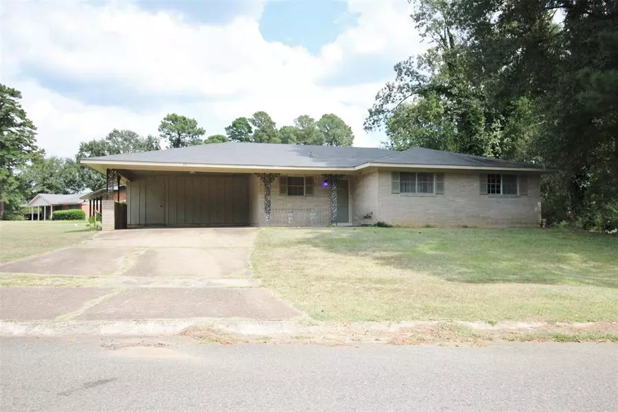 133 General Lee Drive, Vivian, LA 71082