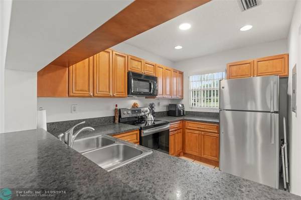 8337 Fairway Rd  #8337, Sunrise, FL 33351