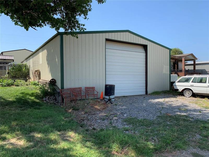 2116 N County Road, Canute, OK 73626