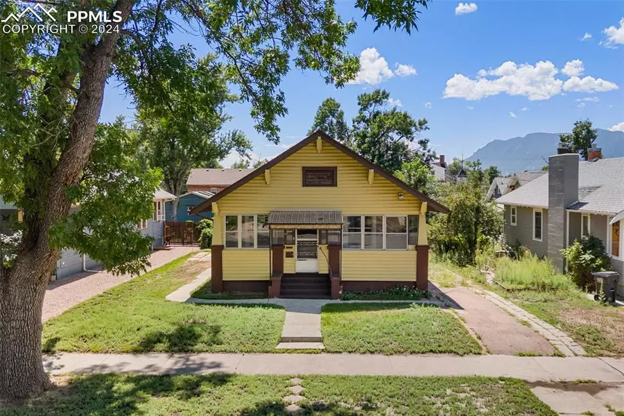 811 E St Vrain ST, Colorado Springs, CO 80903