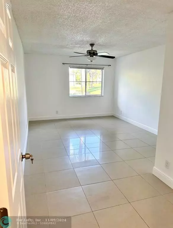 Coral Springs, FL 33076,9955 Westview Dr  #215