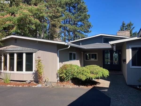 West Linn, OR 97068,5055 SUMMIT ST