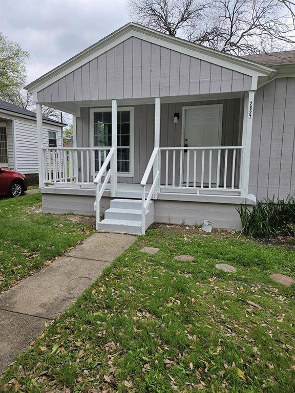 2627 Sharon Street, Dallas, TX 75211