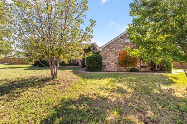 2609 Castle Road, Burleson, TX 76028