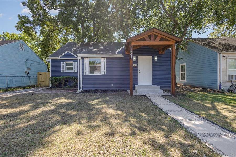 1609 Willow Street, Grand Prairie, TX 75050