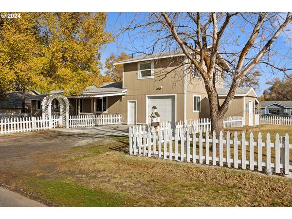 Stanfield, OR 97875,150 S EARL CT