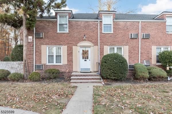 12B Parkway Vlg #B, Cranford Twp., NJ 07016