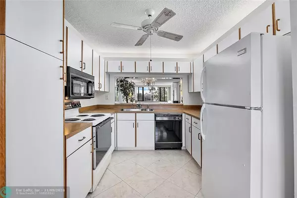 Tamarac, FL 33321,10768 W Clairmont Cir  #303